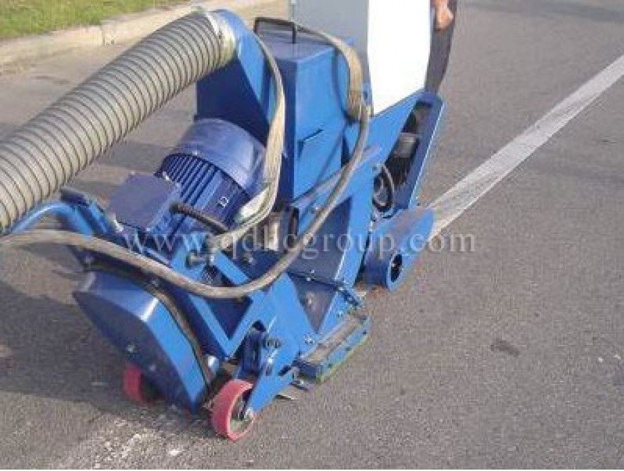 標志線清理移動路面拋丸機